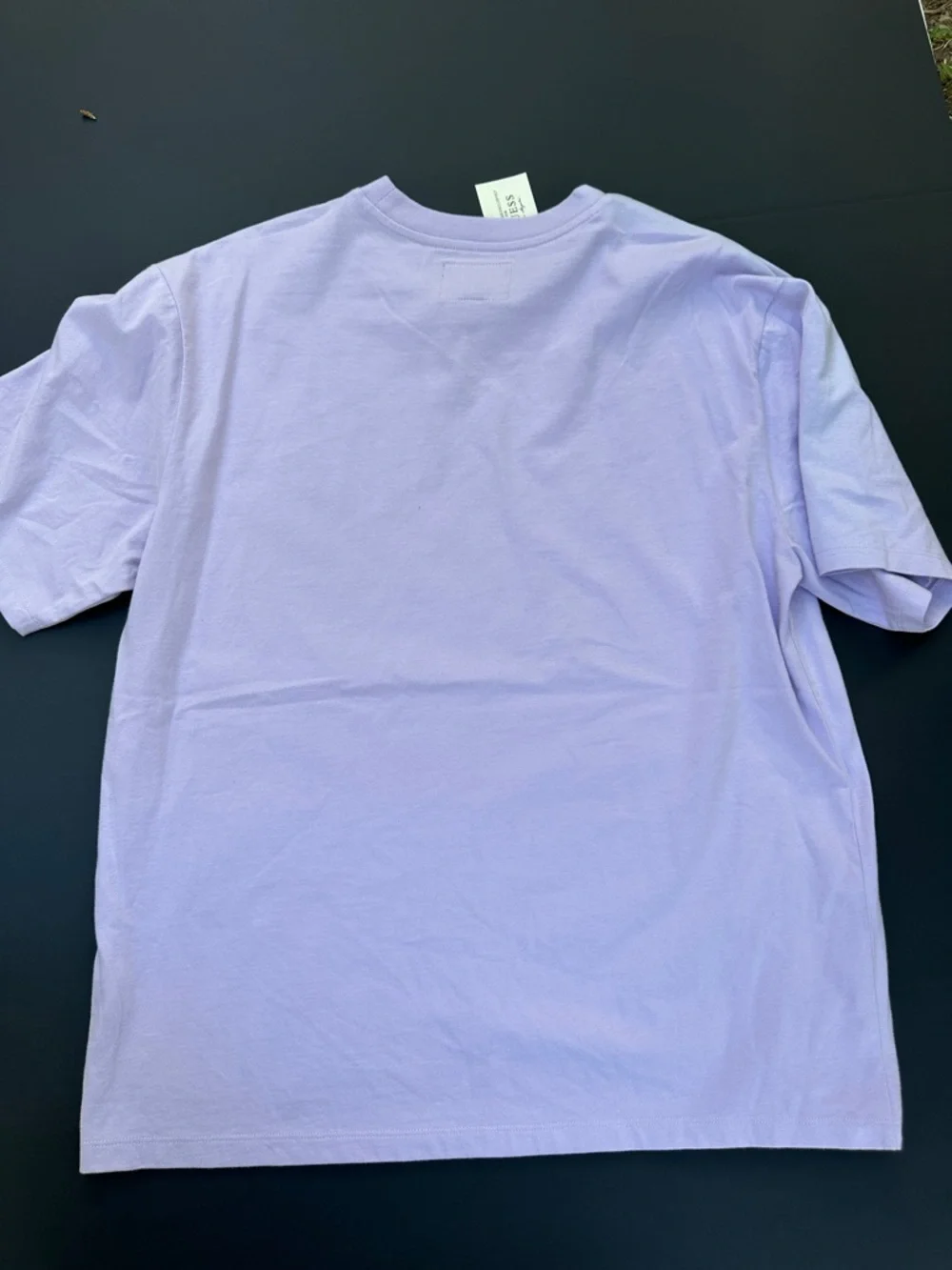 Guess Men’s Lilac Short-Sleeve Logo Tee - Picture 5 of 5